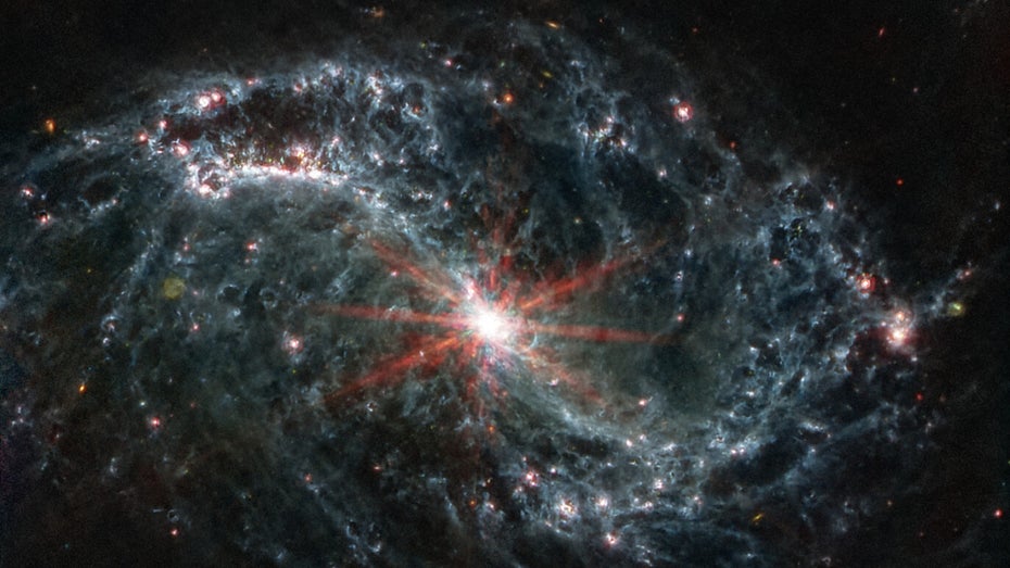 Die Aufnahmen des James-Webb-Teleskops begeistern nicht nur Laien auf der ganzen Welt, sondern helfen auch Wissenschaftler:innen, kosmologische Gesetze neu zu schreiben. (Foto: Nasa/ Esa/ Caltech) James Webb entdeckt uralte gigantische Galaxien, die es gar nicht geben dürfte
