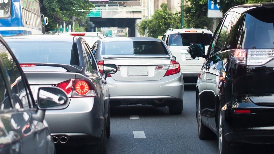 In vielen Städten fließt der Verkehr zäh. (Foto: Shutterstock / Twinsterphoto) In diesen Städten verbringt ihr die meiste Zeit in der Rushhour