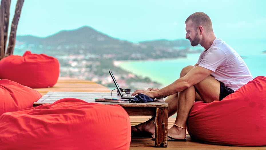 Remote Work im Ausland: Leitfaden zeigt dir alles, was du wissen musst Remote Work im Ausland: Leitfaden zeigt dir alles, was du wissen musst