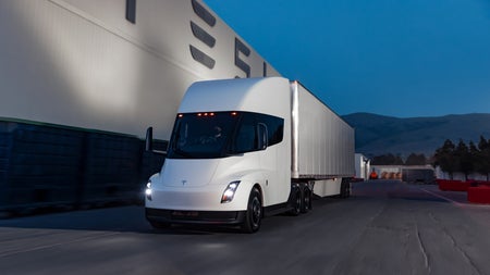 Tesla Semi Truck: Alles, was ihr über den Elektro-Lkw wissen müsst