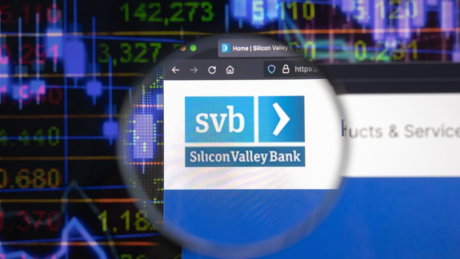 Silicon Valley Bank in der Krise – aber die Kundengelder werden gesichert. (Foto: Shutterstock/Dennis Diatel) Silicon Valley Bank: US-Behörden sichern Kundengelder, Bafin verhängt Moratorium