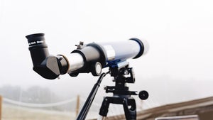 Größer als 12 Erden: Astrofotograf knipst riesigen Plasmatornado auf der Sonne für Rekordfoto