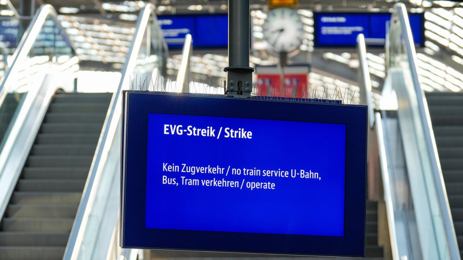 Muss ich trotz des Bahnstreiks ins Büro? (Bild: DPA) Bahnstreik am Montag und Dienstag: Muss ich trotzdem ins Büro?