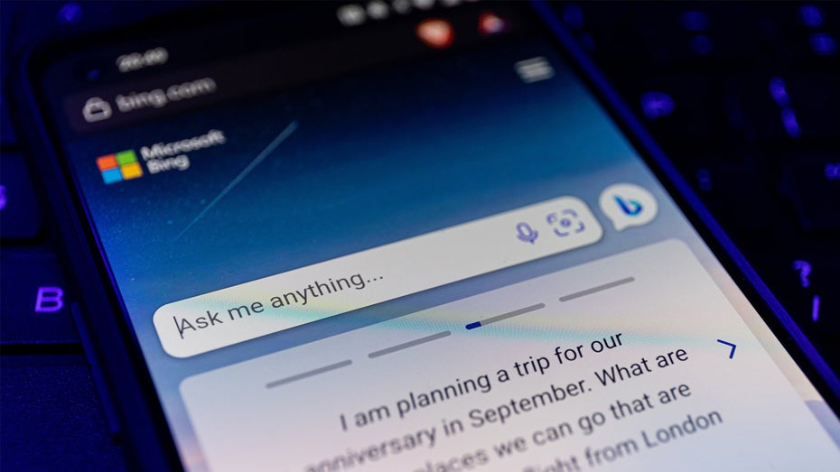 Microsoft: Mit Bing-Daten darf nur der hauseigene KI-Chatbot trainiert werden. (Foto: Shutterstock/Rokas Tenys) Microsoft Bing KI-Chatbot