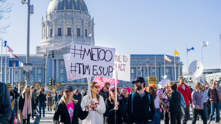 #Metoo, #Aufschrei, #niunamenos: Was ist aus diesen Hashtags geworden?