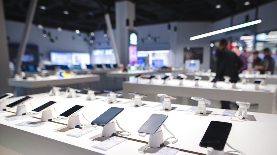 Smartphone-Verkäufe gehen weltweit zurück, nur ein Segment wächst Smartphone-Verkäufe gehen weltweit zurück, nur ein Segment wächst