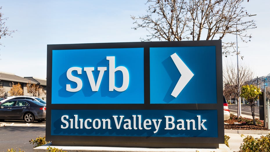 Schild der Silicon Valley Bank (Foto: Shutterstock/Sundry Photography)