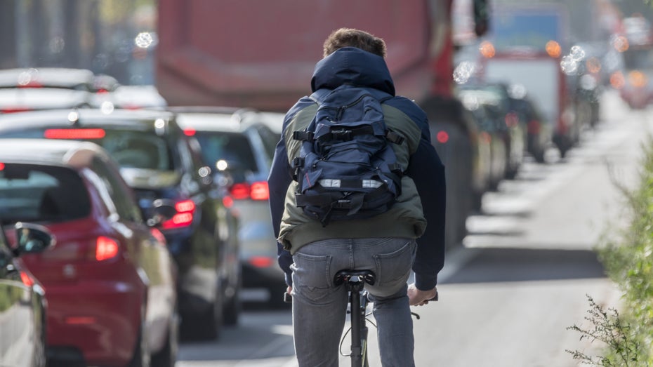 Kein “Weiter so” mehr: Die Mobiltätswende muss endlich Fahrt aufnehmen Kein “Weiter so” mehr: Die Mobiltätswende muss endlich Fahrt aufnehmen