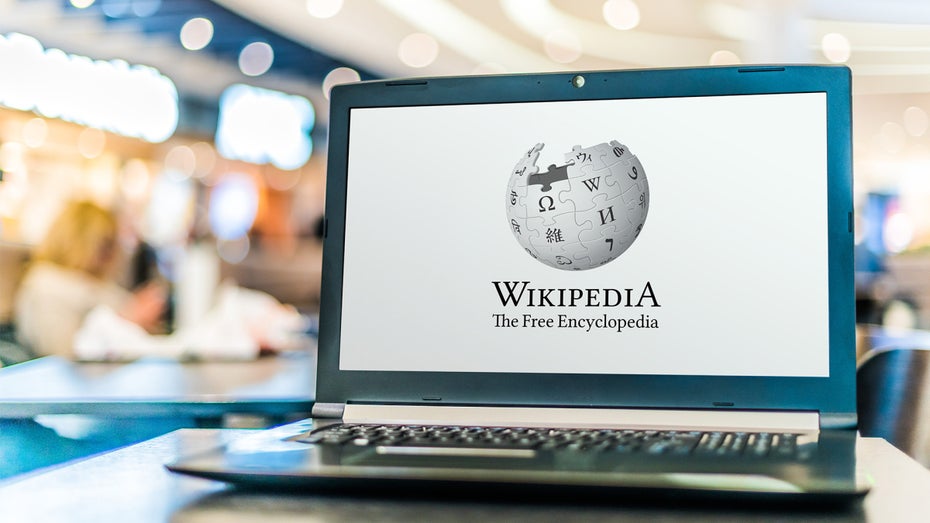 Wikipedia könnte Hilfe von der KI in Anspruch nehmen. (Foto: Shutterstock / monticello) Wird Wikipedia künftig von künstlicher Intelligenz befüllt?