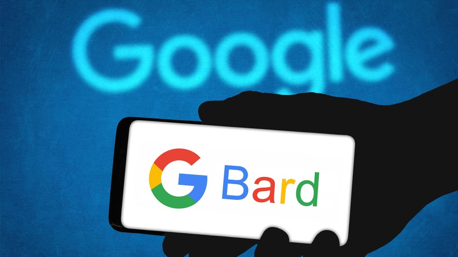 Google Bard bekommt seine eigene Update-Seite. (Foto: Shutterstock / gguy) Google Bard: Neue Seite zeigt euch alle Chatbot-Updates