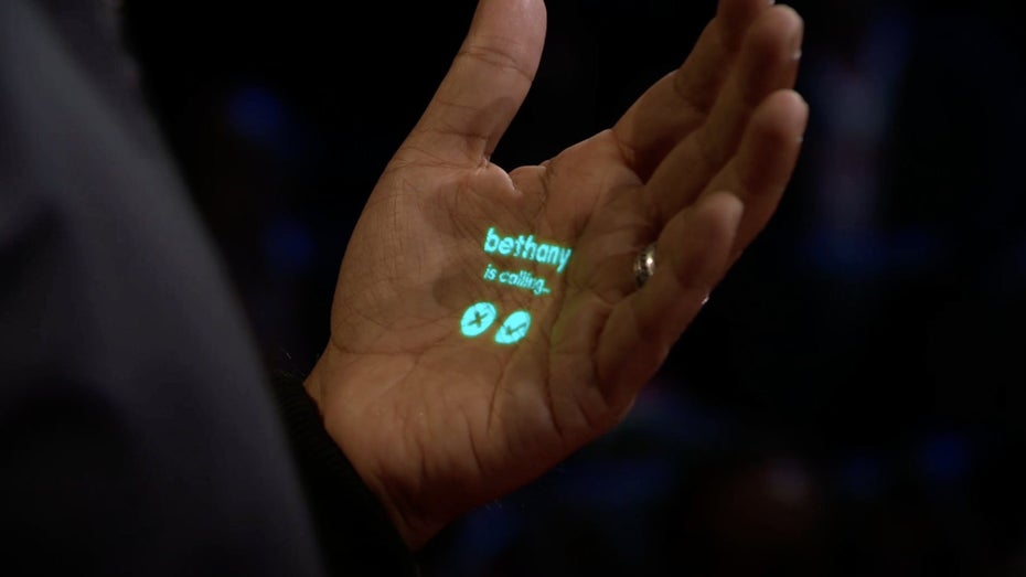 Humane: KI-Wearable mit Sprachbedienung wirft Interface auf die Handfläche Humane: KI-Wearable mit Sprachbedienung wirft Interface auf die Handfläche