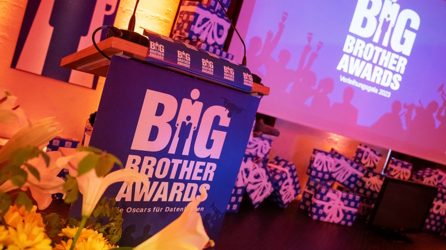 Datenkraken 2023: Big-Brother-Awards für DHL, Bundesfinanzministerium und mehr