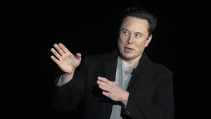 „Bring Twitter zurück”: Elon Musk bei Game-Event ausgebuht
