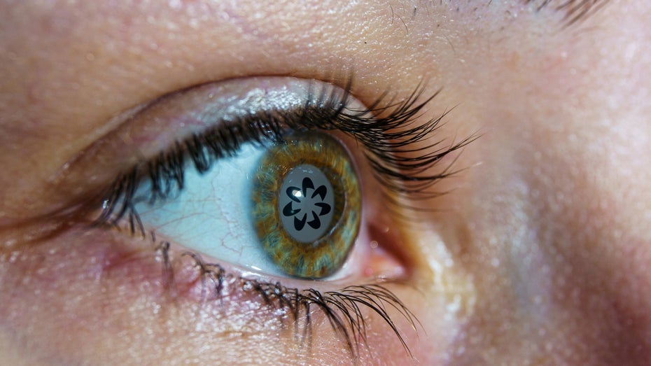 Worldcoin sammelt 115 Millionen Dollar ein. (Bild: Shutterstock / Rokas Tenys) Kryptoprojekt des OpenAI-Chefs will eure Augen scannen – und sammelt 115 Millionen Dollar ein