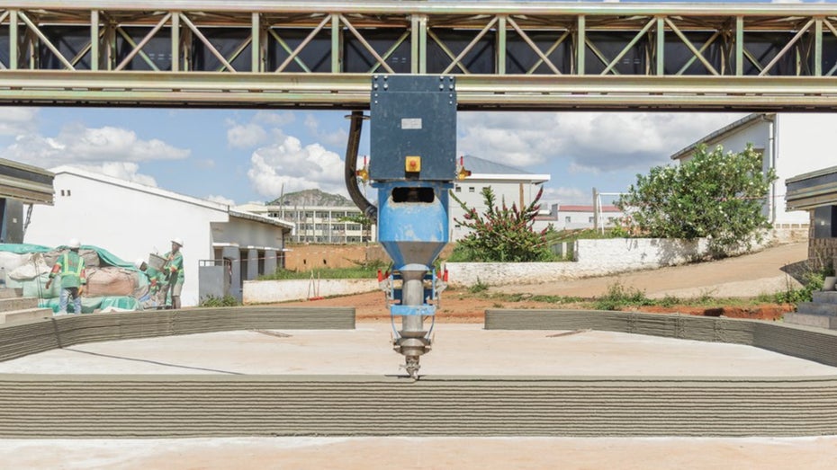 Mit diesem 3D-Drucker entstehen die Schulgebäude. (Foto: Thinking Huts) 23-jährige Gründerin bringt Schulen aus dem 3D-Drucker nach Madagaskar