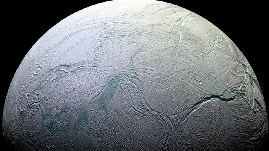 Enceladus ist einer von fast 150 Saturnmonden – in seinem Ozean könnte es Leben geben. (Bild: Nasa/JPL-Caltech) Enceladus Saturnmond Leben