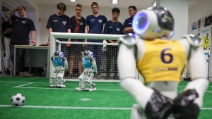 Warum es beim Roboter-Fußball um mehr als Tore geht