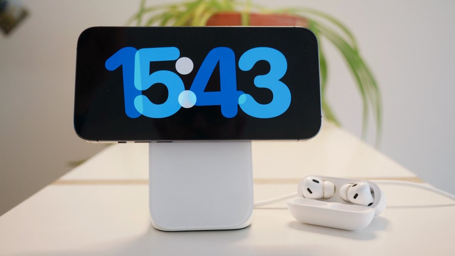 iOS 17: So nutzt ihr die neue Standby-Funktion auf eurem iPhone iOS 17: So nutzt ihr die neue Standby-Funktion auf eurem iPhone