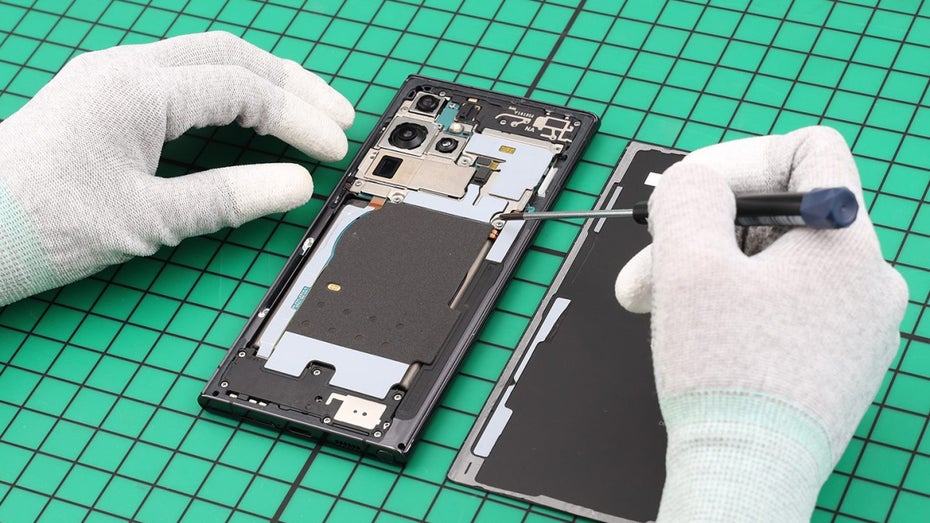 Samsung startet Selbstreparaturprogramm für Galaxy-Smartphones und ‑Notebooks in Deutschland Samsung startet Selbstreparaturprogramm für Galaxy-Smartphones und ‑Notebooks in Deutschland
