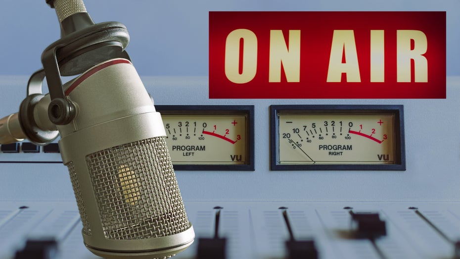 KI moderiert jetzt auch Radiosendungen und legt sich mit Betrügern an KI moderiert jetzt auch Radiosendungen und legt sich mit Betrügern an