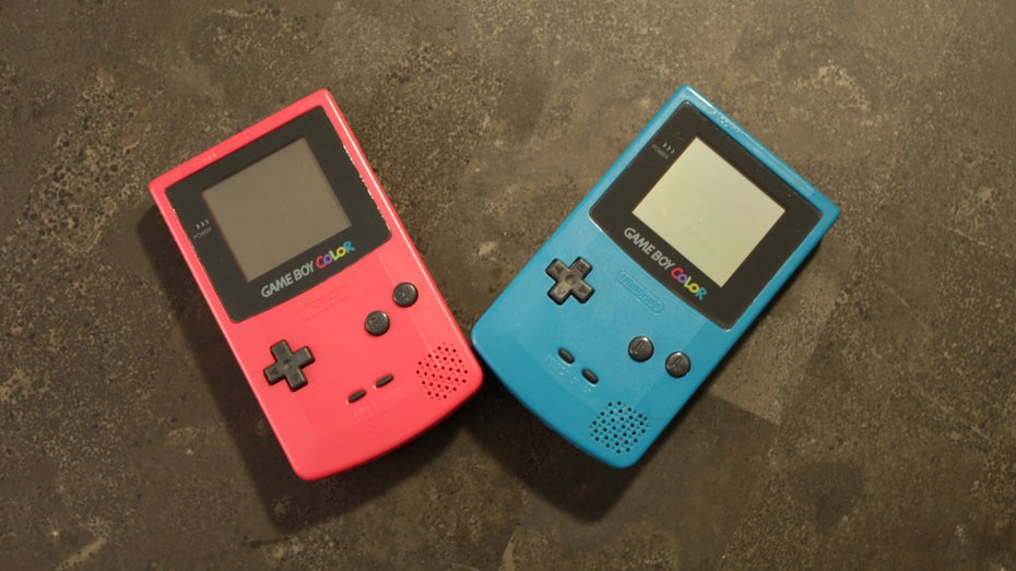 Sicherheitslücke auf dem Gameboy Color entdeckt. (Bild: Daniel Stephen/ Shutterstock) Nach über 20 Jahren: Sicherheitslücke beim Gameboy Color entdeckt