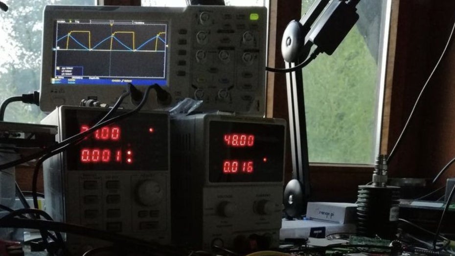 So sieht Glasnost aus. (Foto: Hackaday) Glasnost: Dieser Computer setzt auf Vakuumröhren statt Silicium