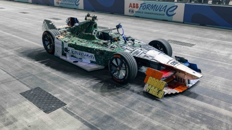 Recover-E: Rennwagen von Envision Racing komplett aus Elektroschrott. (Foto: Envision Racing) Recover-E Rennwagen Elektroschrott