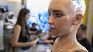 „Wir planen keine Rebellion”, beruhigen Roboter bei Pressekonferenz