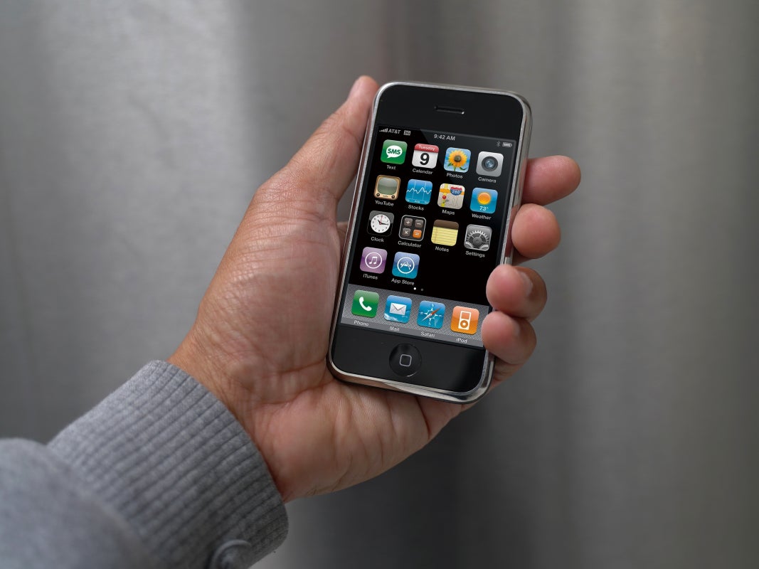 Rarität aus 1. Generation: Original-iPhone für Rekordsumme von 190.000  Dollar versteigert