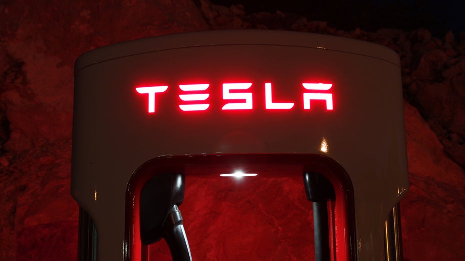 Tesla-Vorstand gibt nach Investorenbeschwerden 735 Millionen US-Dollar zurück