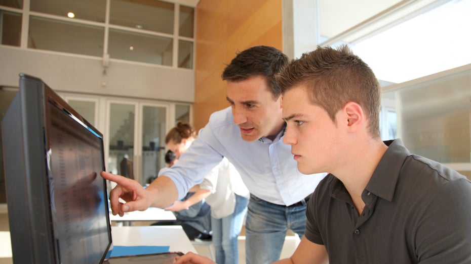 Pflichtfach Informatik startet – mit fachfremden Lehrkräften Pflichtfach Informatik startet – mit fachfremden Lehrkräften