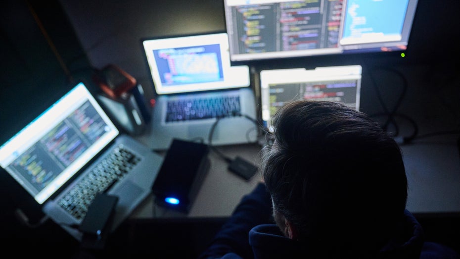 Die Qakbot-Hacker:innen bleiben gefährlich. (Foto: Picture Alliance/dpa | Annette Riedl) Qakbot: Hacker sind trotz Zerschlagung durch das FBI noch aktiv