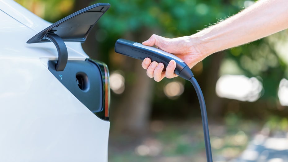 Batteriehersteller CATL beliefert unter anderem Tesla. (Bild: TierneyMJ/Shutterstock) 10 Minuten laden für 400 Kilometer: CATL präsentiert Turboakku