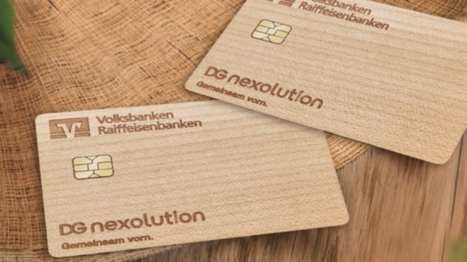 Bankkarten aus Holz statt Plastik: Ist das mehr als Greenwashing? Bankkarten aus Holz statt Plastik: Ist das mehr als Greenwashing?