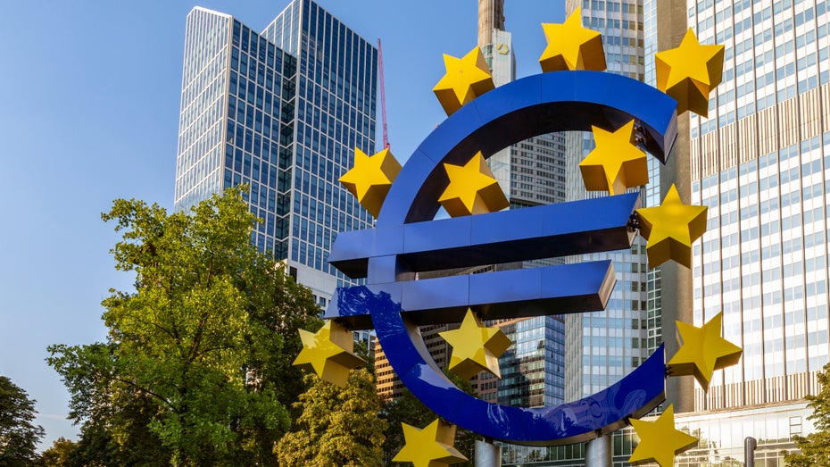 Europaweit sollen Überweisungen in Echtzeit bald ohne Aufpreis möglich sein. (Foto: orinocoArt/Shutterstock) Echtzeitüberweisungen: Dieser EU-Beschluss wird Paypal ärgern
