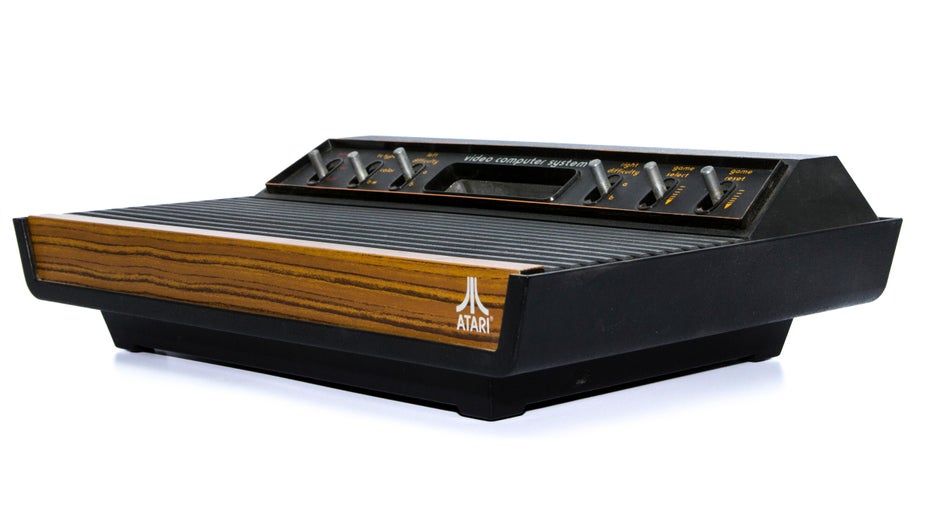 Atari 2600: Neuauflage des Konsolenklassikers unterstützt sogar Cartridges Atari 2600: Neuauflage des Konsolenklassikers unterstützt sogar Cartridges