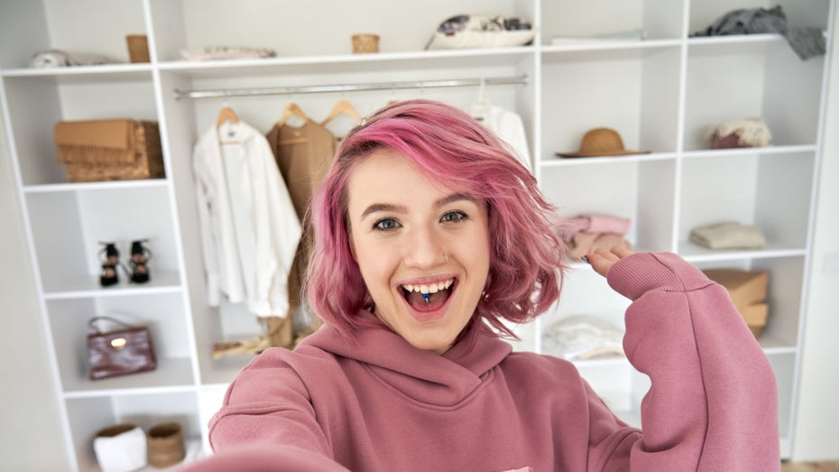 Influencer:innen haben der Fake-Industrie einen Boom beschert Influencer:innen haben der Fake-Industrie einen Boom beschert