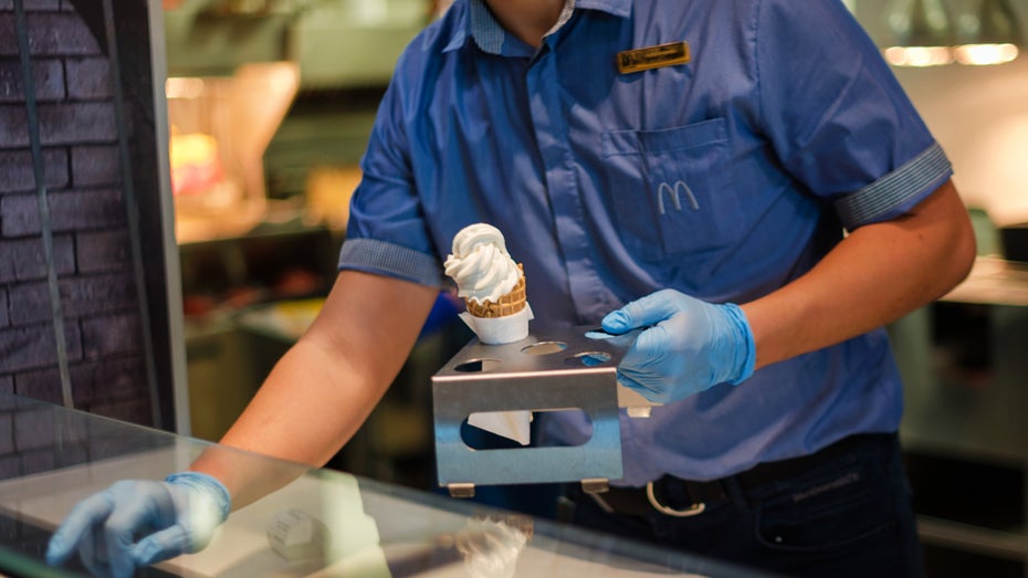 So will iFixit die notorisch kaputten Eismaschinen von McDonalds reparieren So will iFixit die notorisch kaputten Eismaschinen von McDonalds reparieren