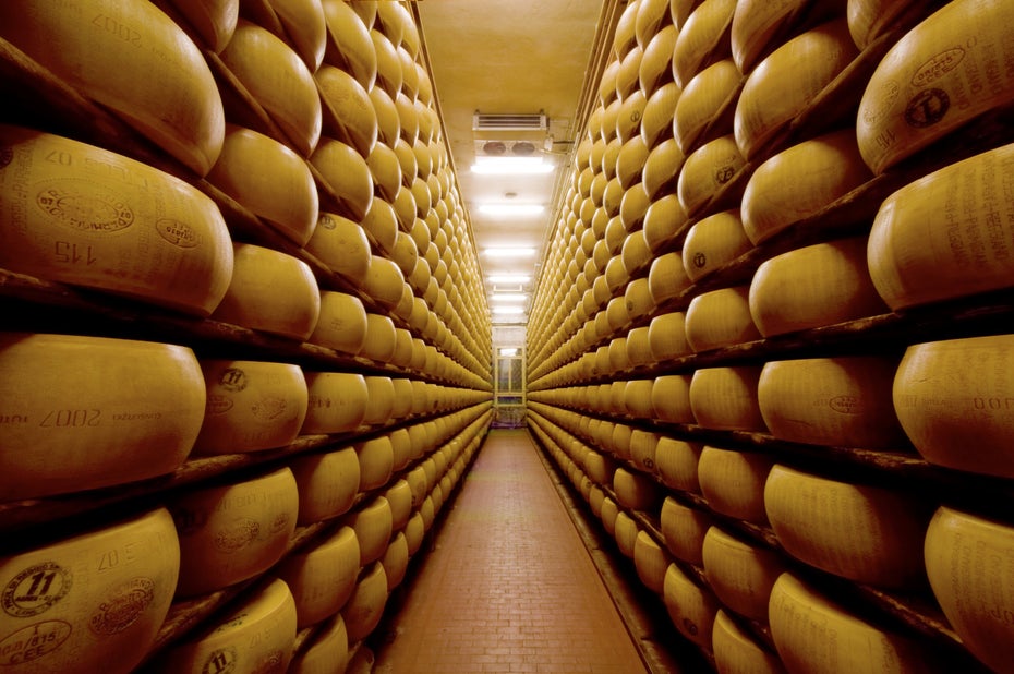 Käseräder der Marke Parmigiano Reggiano