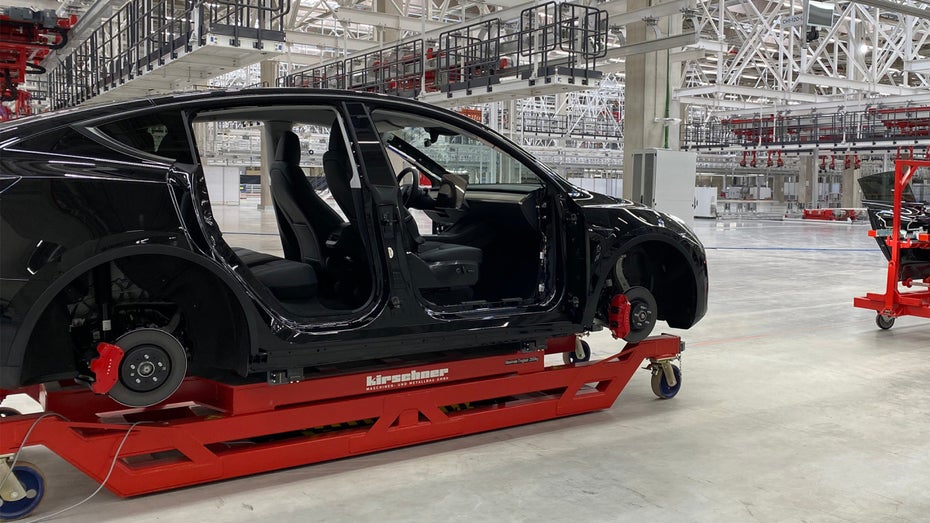Gigacasting könnte Teslas noch günstiger machen. (Foto: gofra / Shutterstock) Gigacasting macht Teslas günstiger, aber Versicherungen teurer