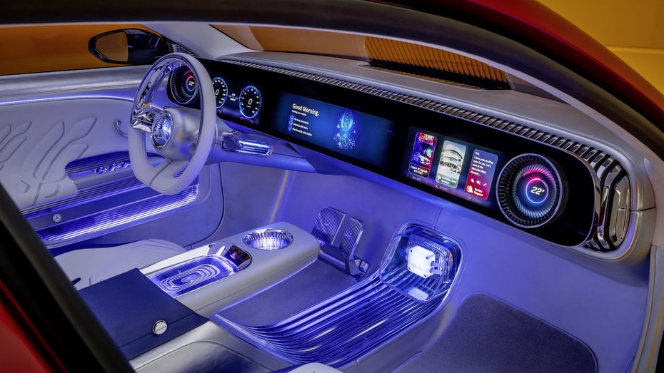 Concept CLA Class MBUX-Superscreen