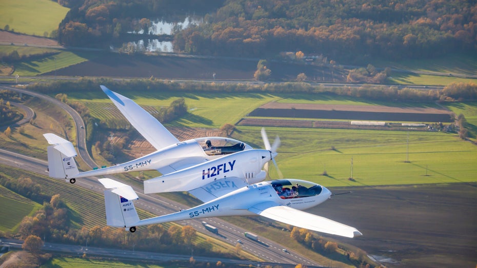 Erfolgreicher Erstflug: HY4-Flugzeug setzt Maßstäbe für Wasserstoffantrieb