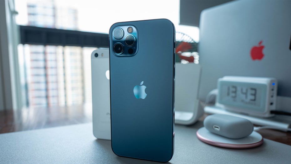 Das iPhone 12 soll in Frankreich erst einmal nicht mehr verkauft werden. (Foto: Jack Skeens/Shutterstock) Zu starke Funkstrahlung: Frankreich will iPhone 12 vom Markt nehmen