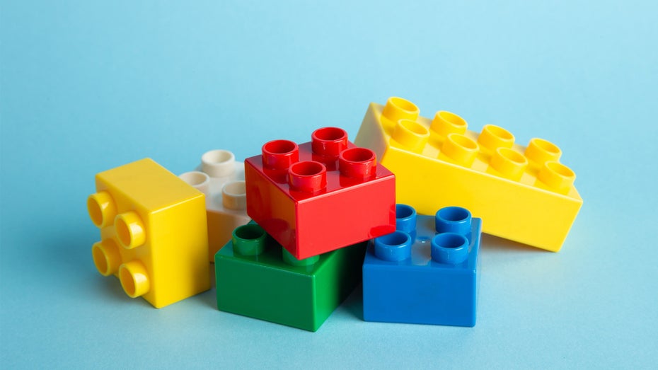 Legosteine werden weiterhin aus dem altbekannten Kunststoff produziert. (Foto: Bored Photography/Shutterstock) Lego macht Rückzieher: Recyceltes Plastik doch nicht die Lösung