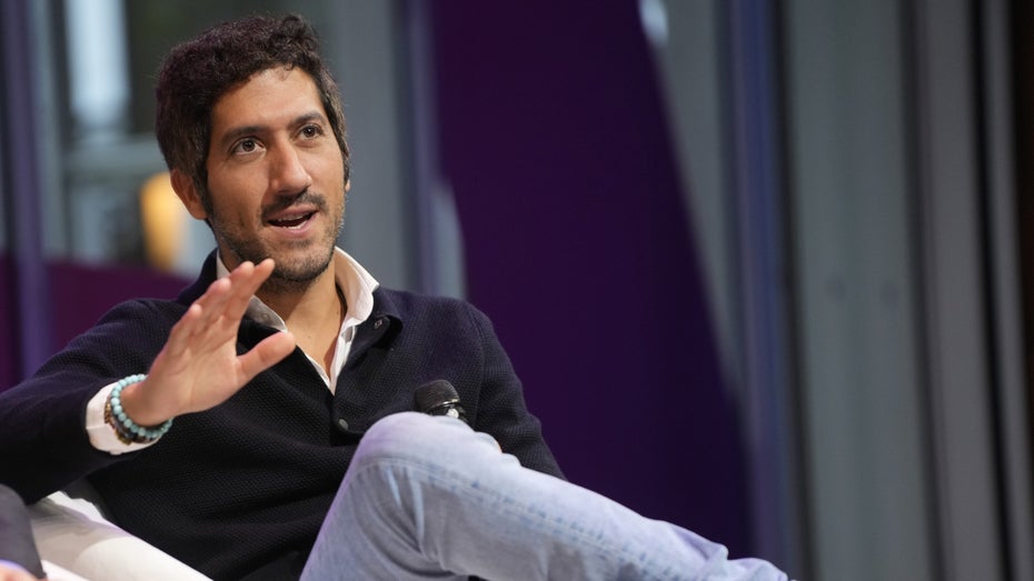 Adam Singolda hat Taboola vor über 15 Jahren gegründet und ist noch immer CEO des Unternehmens. (Foto: picture alliance / Charles Sykes/Invision/AP | Charles Sykes) Wie wird generative KI auf Publisher wirken? Taboola-CEO Adam Singolda gibt einen Ausblick