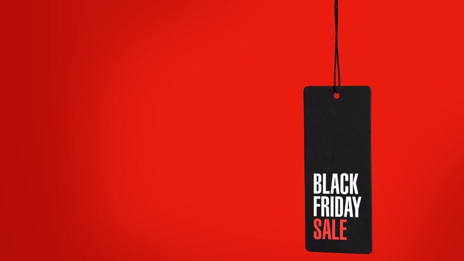 Am ersten Freitag nach Thanksgiving findet traditionell der Black Friday statt. (Foto: Magi Bagi / Shutterstock) Shopping am Black Friday: So sollten sich Marken vorbereiten