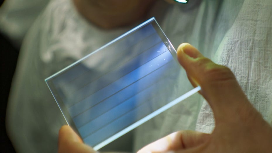 Lebensdauer von 10.000 Jahren: Microsoft arbeitet an Glas als Datenspeicher