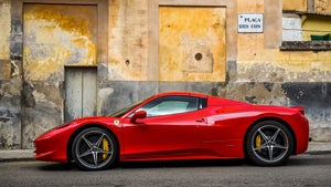 Warum Ferrari jetzt Bitcoin akzeptiert und welche Probleme das bringen könnte