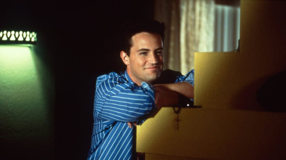 Matthew Perry machte in den 90ern auch Werbung für Windows. (Foto: Picture Alliance / ©Columbia Pictures/Courtesy Everett Collection) Friends Windows 95