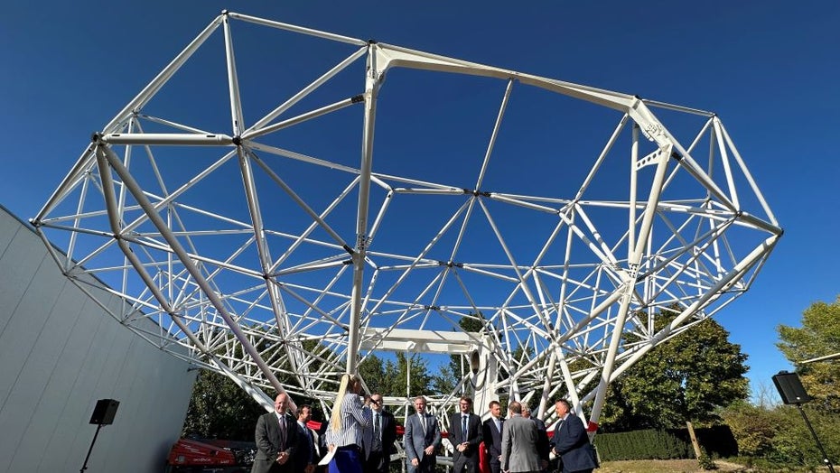 Very Large Array: Neue Radioteleskop-Antenne ist auf 3 Haare genau